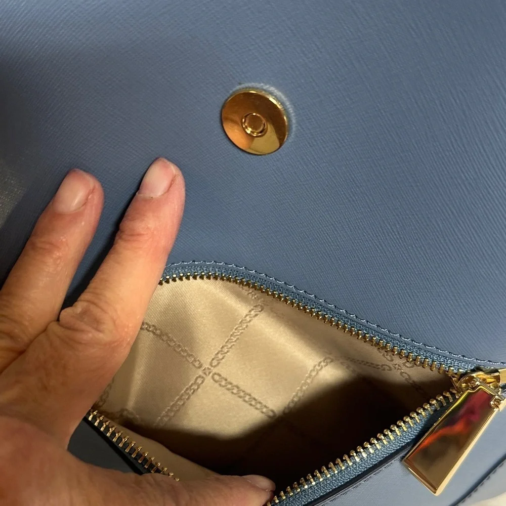 Michael Michael Kors

NEW HARRISON MEDIUM SAFFIANO LEATHER BACKPACK MSRP 358 - Picture 11 of 16